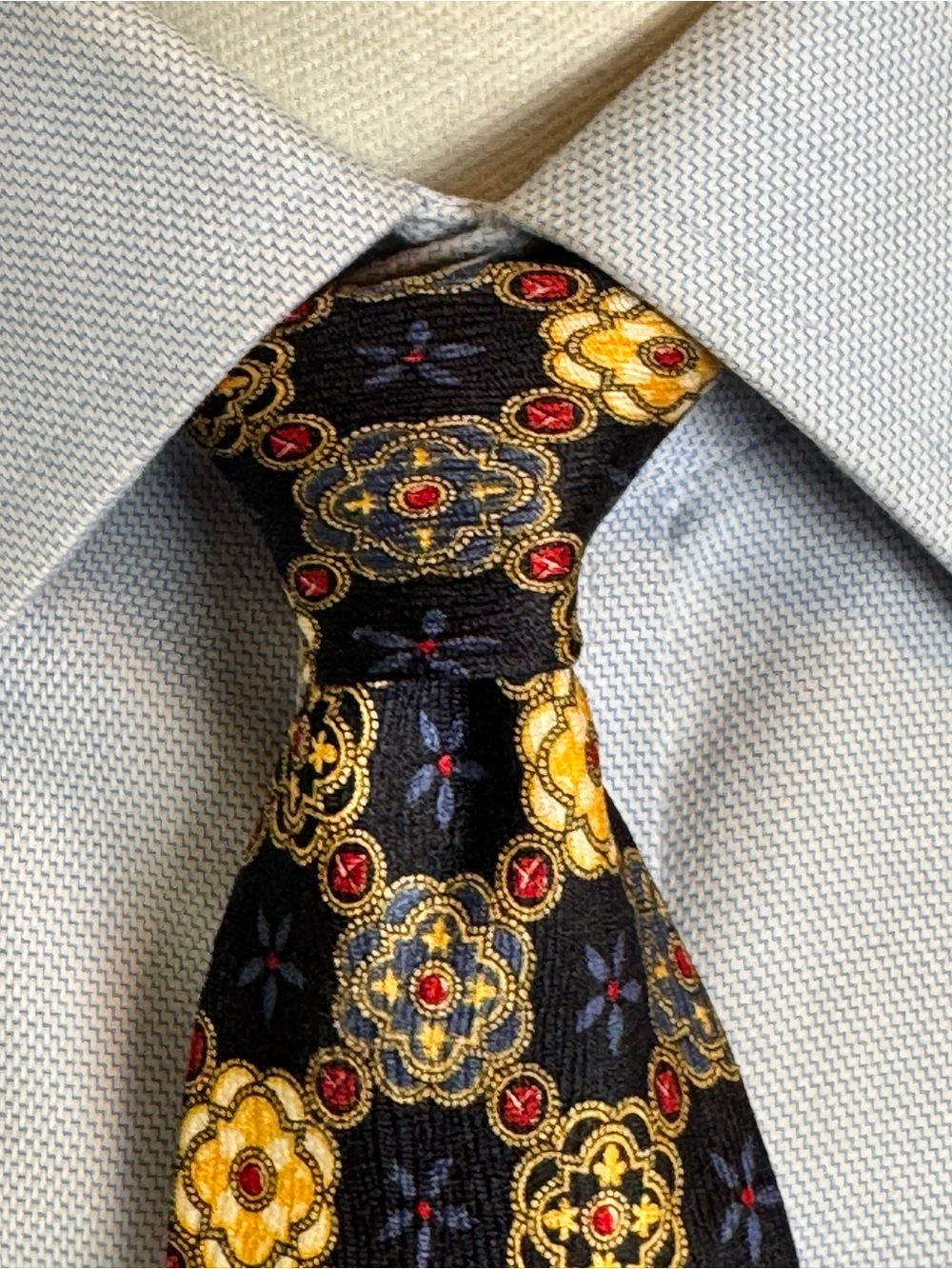 Geoffrey Beene Men’s Necktie Navy Silk Tie with Gold and Red Medallions